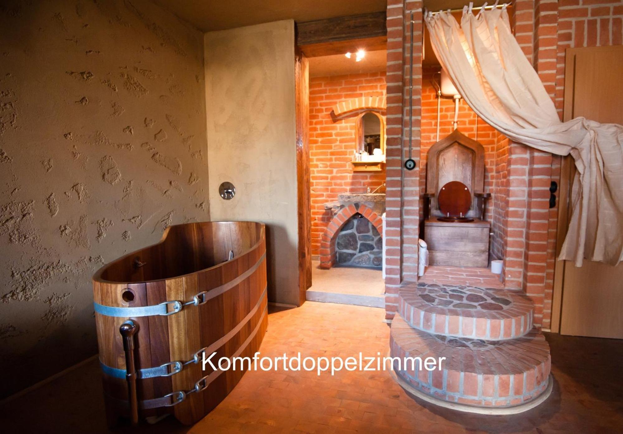 Exempel Schlafstuben Und Quartier Langer Hals Hotel Tangermünde Buitenkant foto
