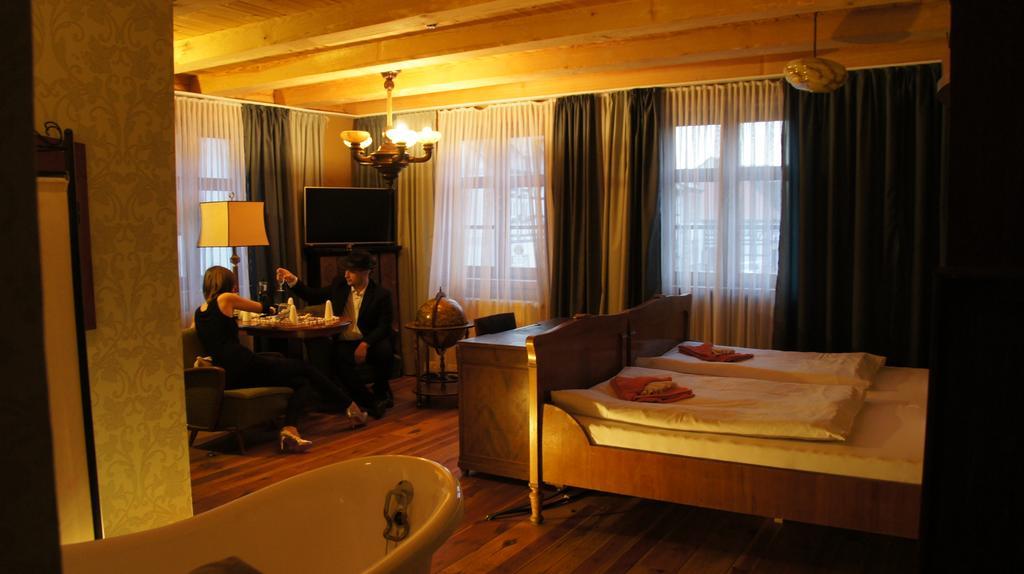 Exempel Schlafstuben Und Quartier Langer Hals Hotel Tangermünde Buitenkant foto